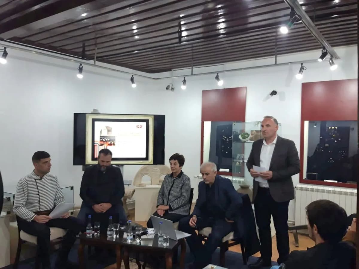 Kultura stanovanja Bošnjaka krajem XIX i početkom XX vijekaHomeAktivnosti muzejaKultura stanovanja Bošnjaka krajem XIX i početkom XX vijeka